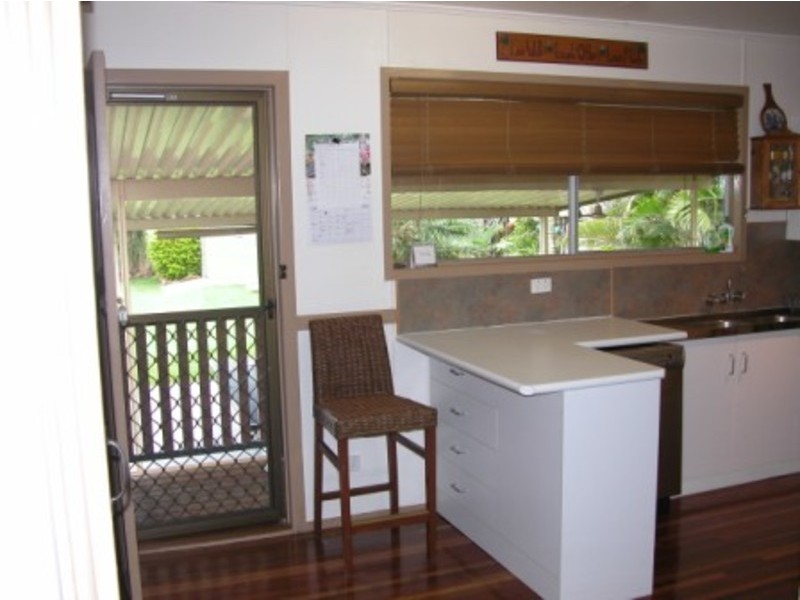 8 Yeates Cres, Dysart QLD 4745