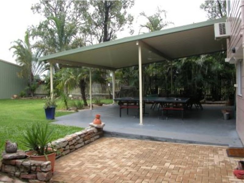 8 Yeates Cres, Dysart QLD 4745