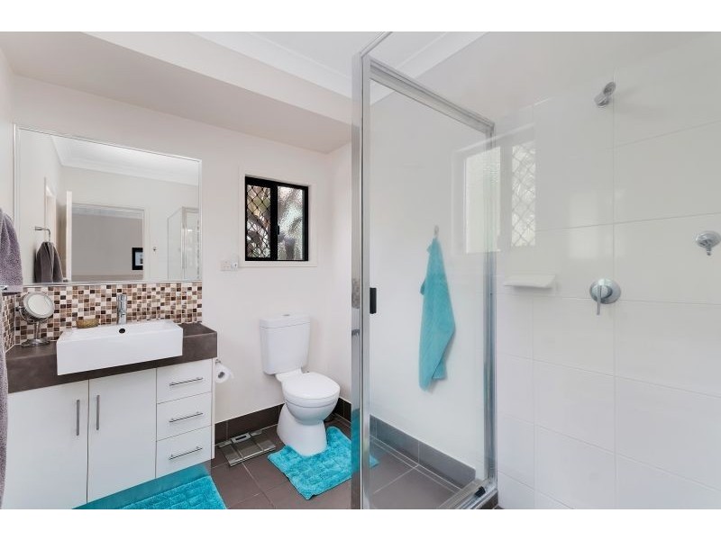 1 Kippin Close, Redlynch QLD 4870