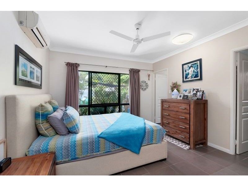 1 Kippin Close, Redlynch QLD 4870
