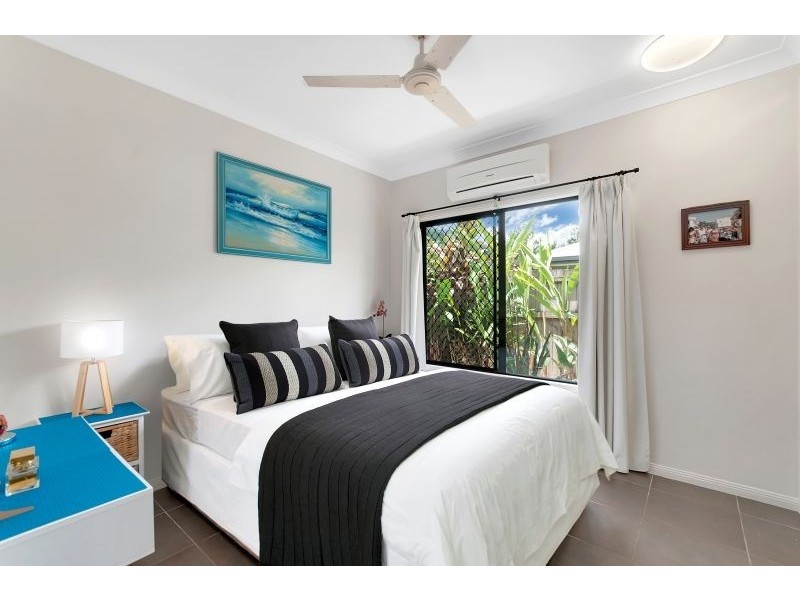 1 Kippin Close, Redlynch QLD 4870