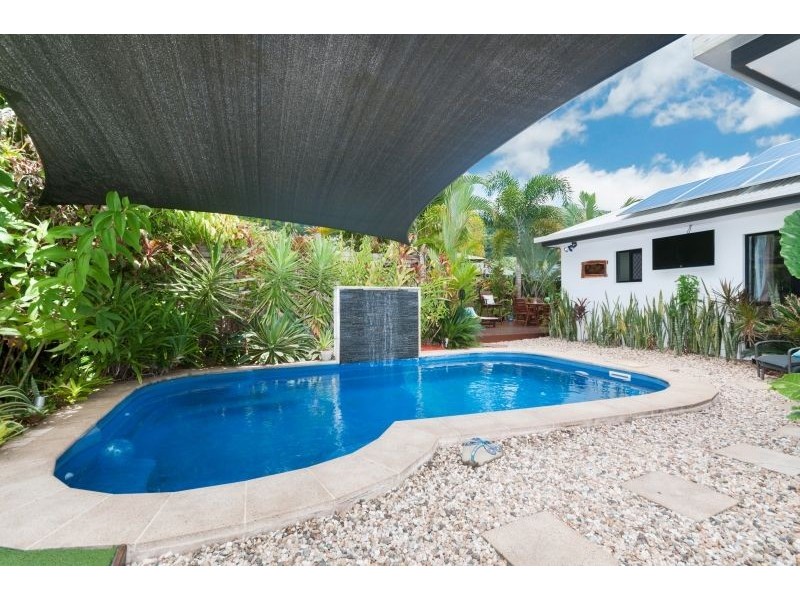 1 Kippin Close, Redlynch QLD 4870