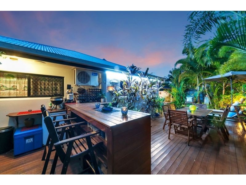 1 Kippin Close, Redlynch QLD 4870