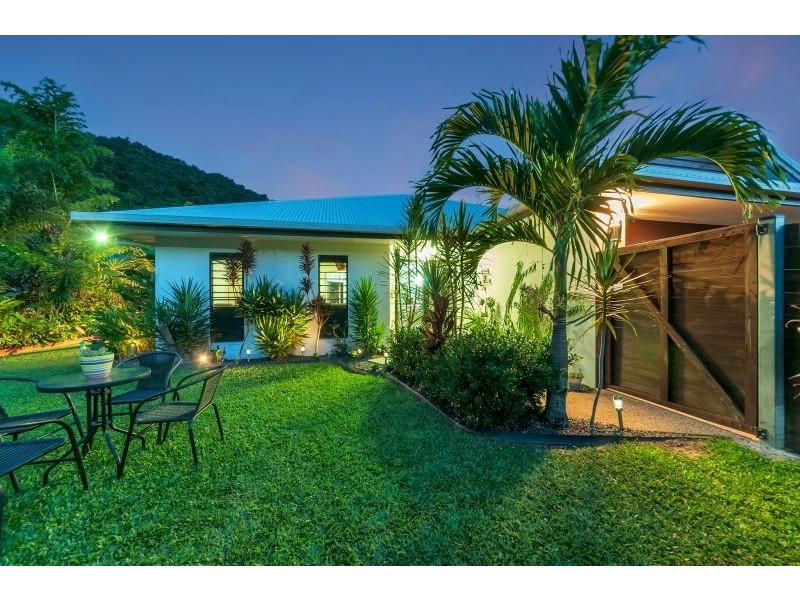1 Kippin Close, Redlynch QLD 4870