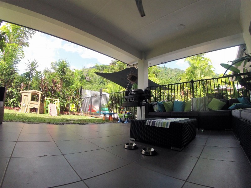 1 Kippin Close, Redlynch QLD 4870