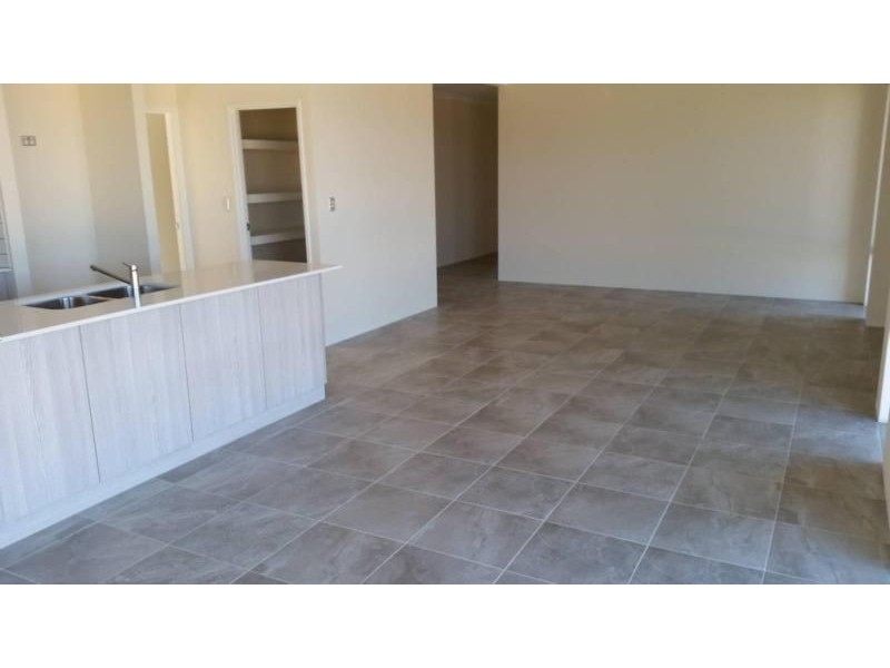 16 Kabarua Road, Clarkson WA 6030