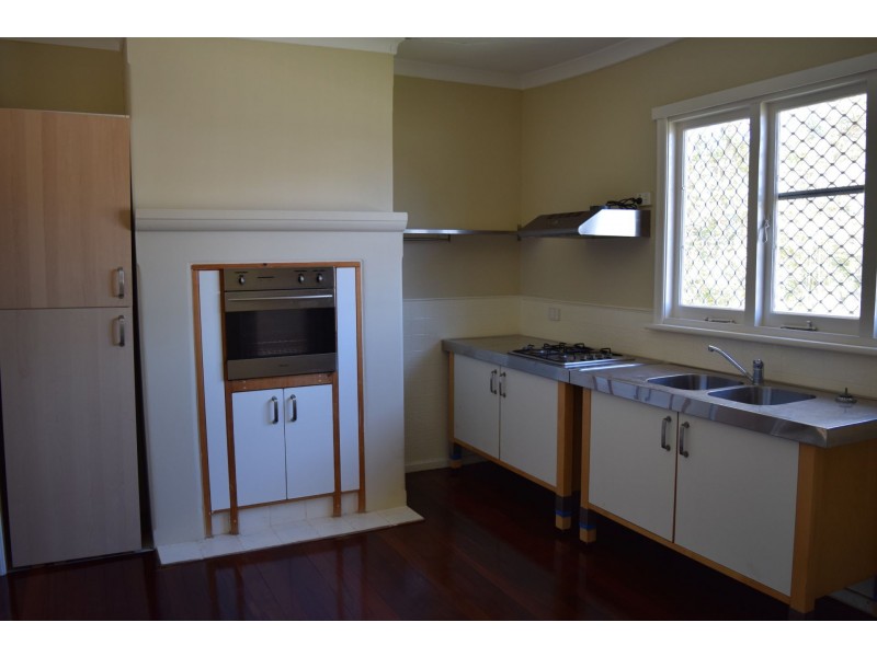 33 Bushby Street, Midvale WA 6056