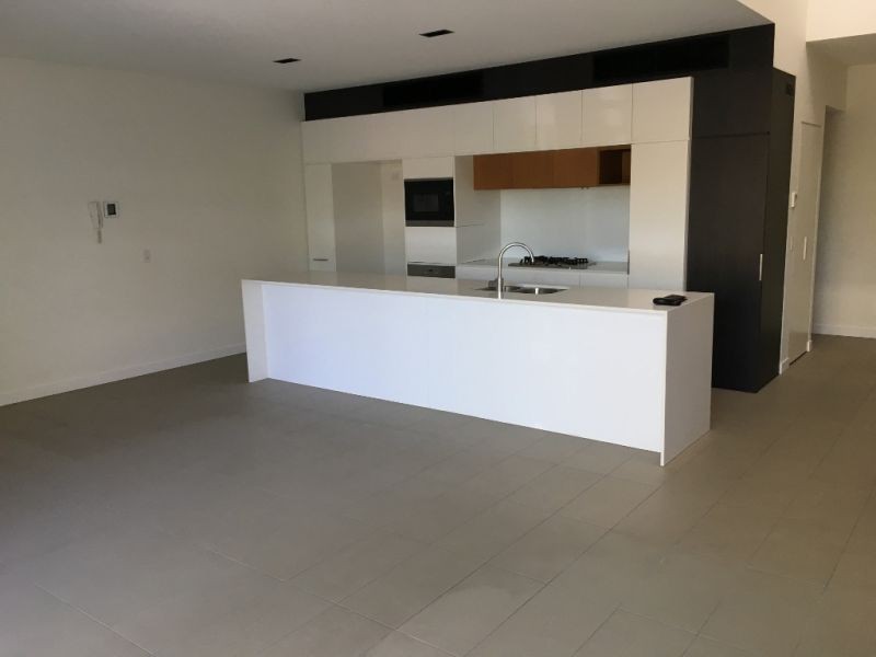 8/33 Parkside Circuit, Hamilton QLD 4007