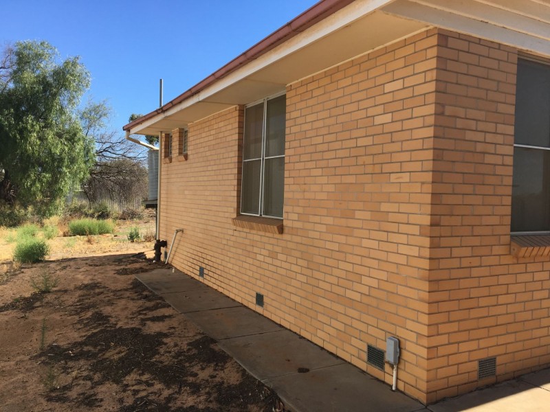 12 Messines st, Nandaly VIC 3533