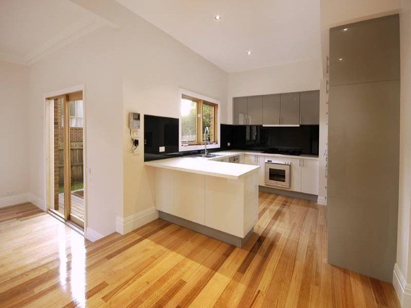 2/27 Dunscombe Ave, Glen Waverley VIC 3150