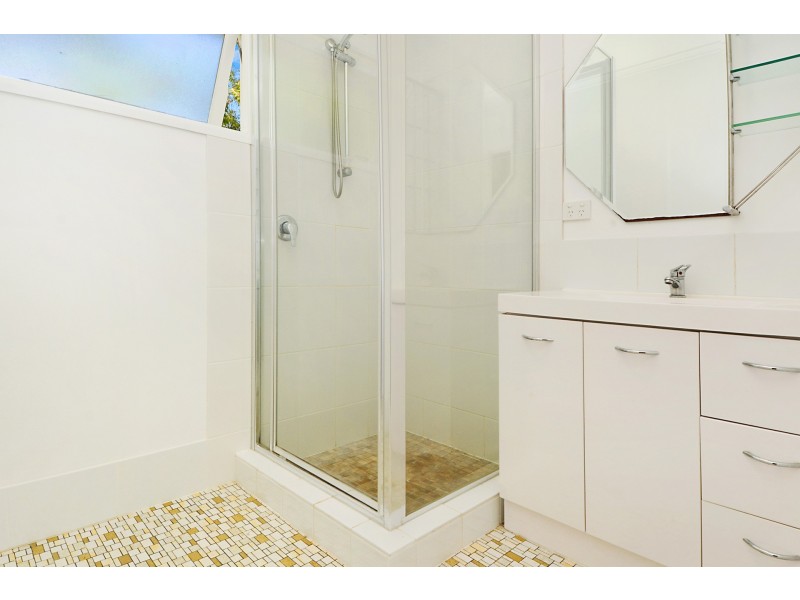 16 Coles Street, Arana Hills QLD 4054