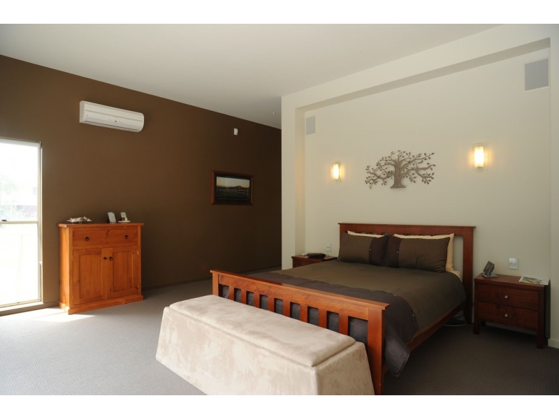 32 Tranquil Court, Lakes Entrance VIC 3909