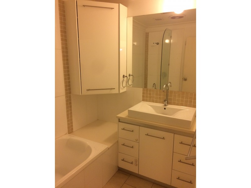 9/20 Whiting St, Labrador QLD 4215