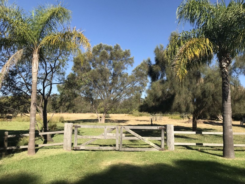 130 Paris Road, Australind WA 6233