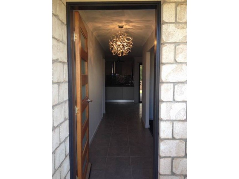 15 parakeet Circuit, Kawungan QLD 4655