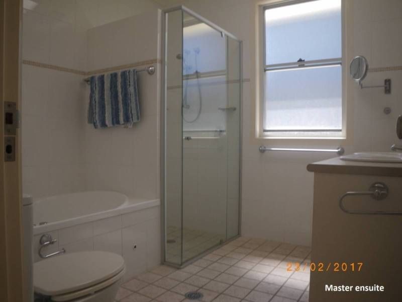 12 Charles Moffitt Drive, Moruya Heads NSW 2537