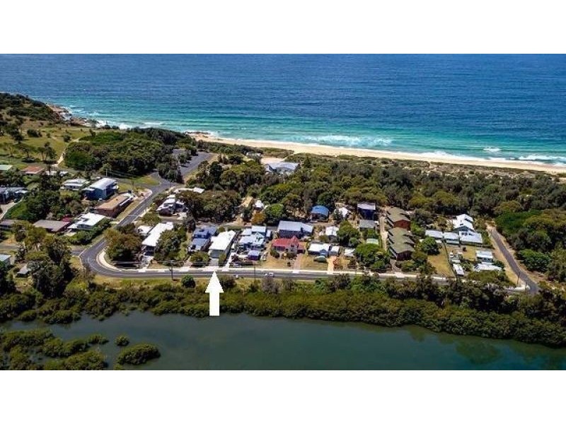 12 Charles Moffitt Drive, Moruya Heads NSW 2537