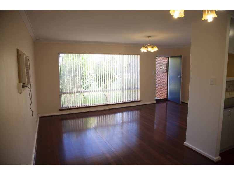 92 Sussex Road, Forrestfield WA 6058