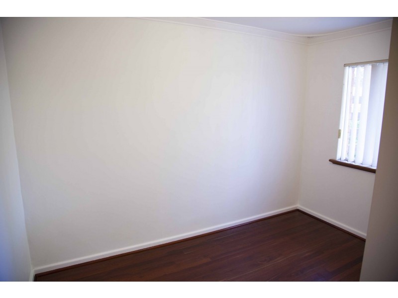 92 Sussex Road, Forrestfield WA 6058