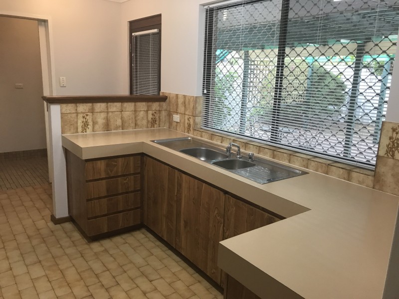 15 Camelot St, Carine WA 6020