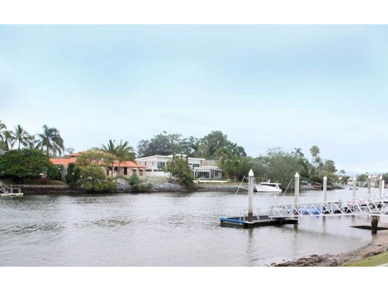 2 Binda Place, Bundall QLD 4217