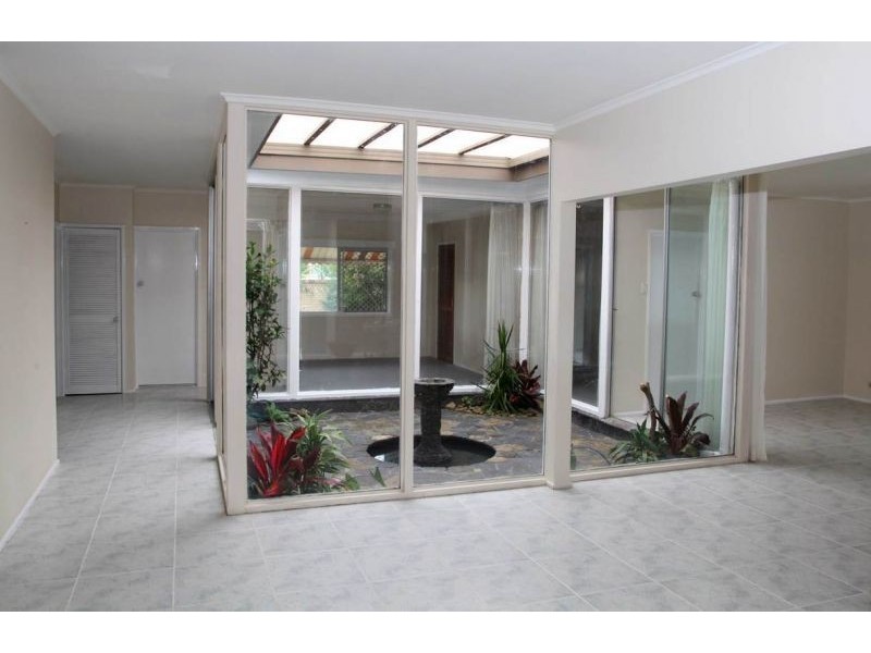 2 Binda Place, Bundall QLD 4217