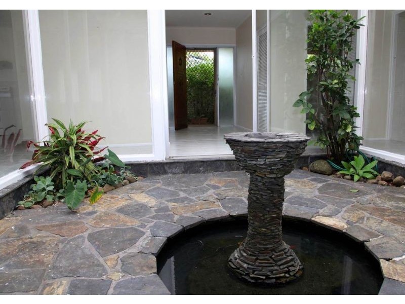 2 Binda Place, Bundall QLD 4217