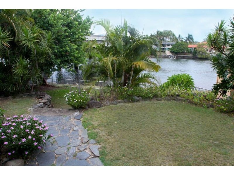 2 Binda Place, Bundall QLD 4217