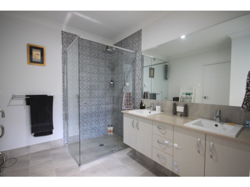 85 Oleander Drive, Ashgrove QLD 4060