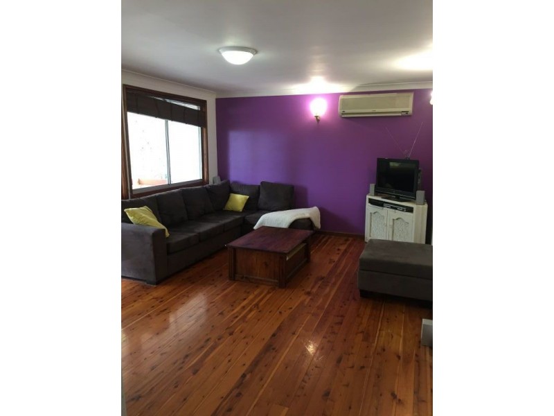 17 Tarawara st, Bomaderry NSW 2541