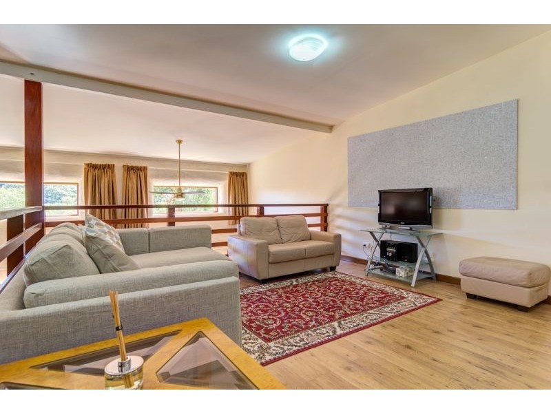 12 Heath Rd, Crafers West SA 5152