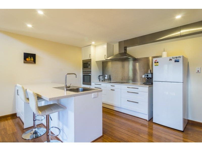 12 Heath Rd, Crafers West SA 5152