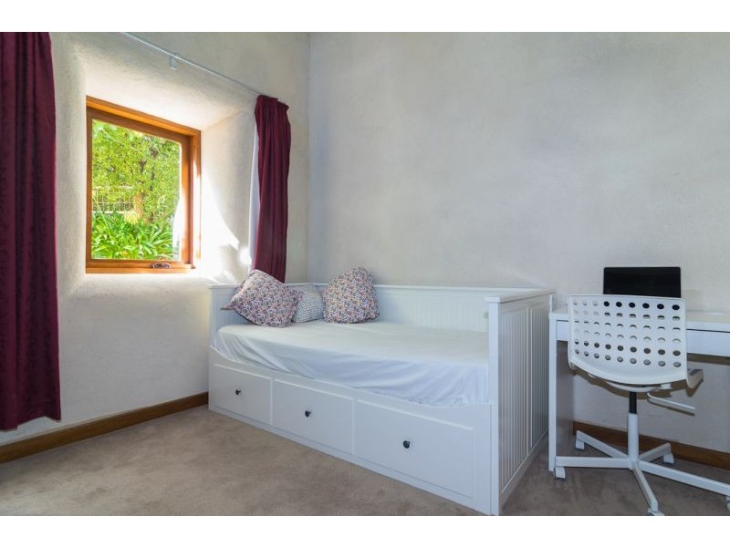 12 Heath Rd, Crafers West SA 5152