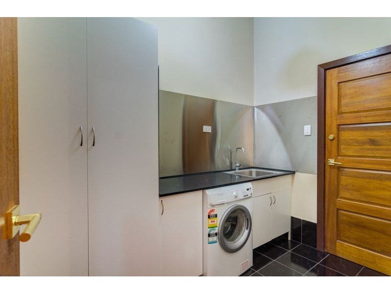 12 Heath Rd, Crafers West SA 5152