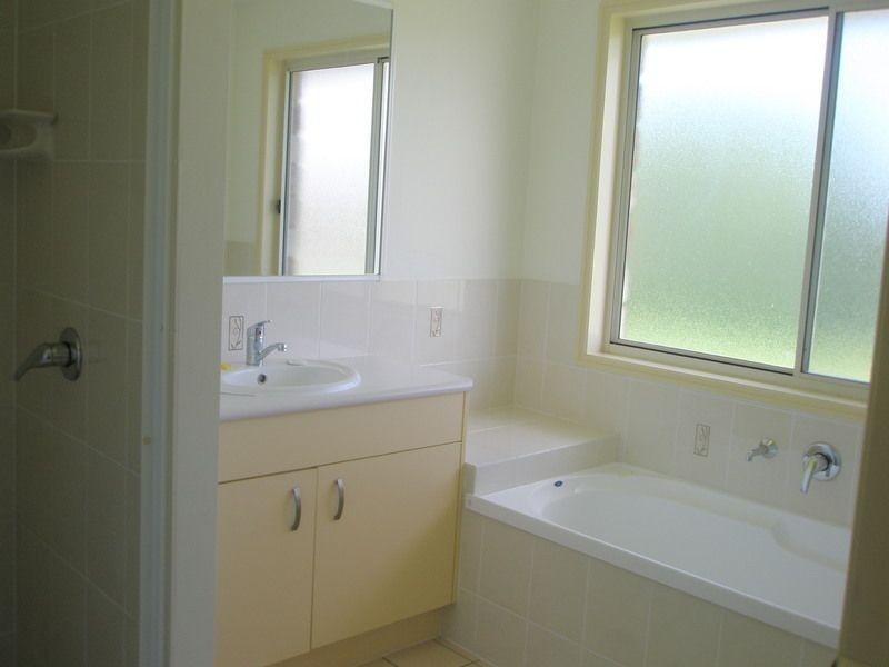 2/12 Slater Avenue, Lawnton QLD 4501