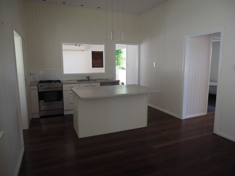 12 Tully Street, Stratford QLD 4870