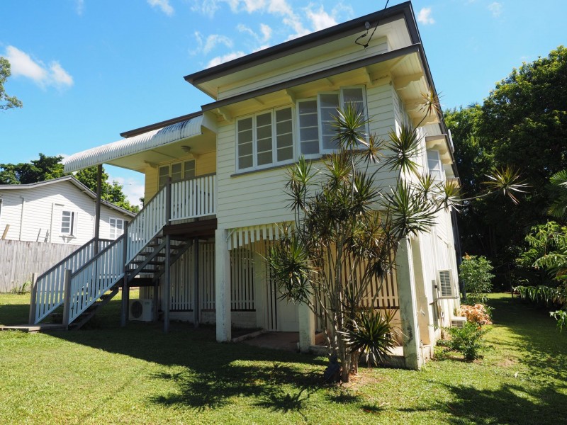 12 Tully Street, Stratford QLD 4870