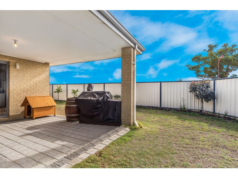 18 Greenville Vista, Meadow Springs WA 6210