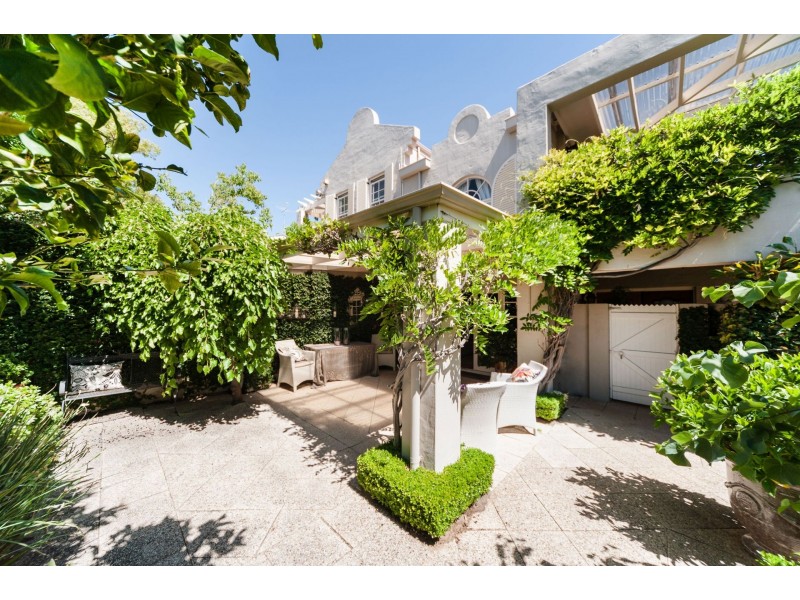 2/19 KAROO STREET, South Perth WA 6151