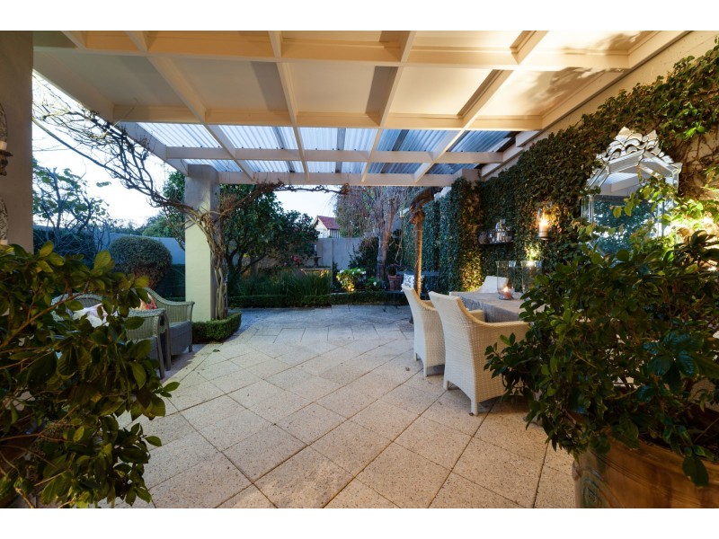 2/19 KAROO STREET, South Perth WA 6151