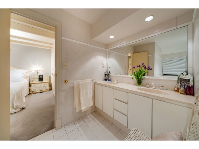 2/19 KAROO STREET, South Perth WA 6151