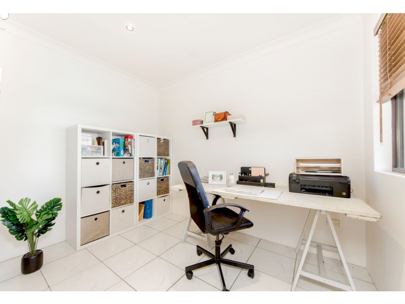 5/56 Oceanic Dr, Mermaid Waters QLD 4218