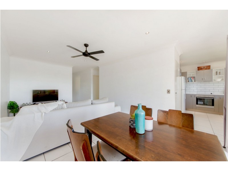 5/56 Oceanic Dr, Mermaid Waters QLD 4218
