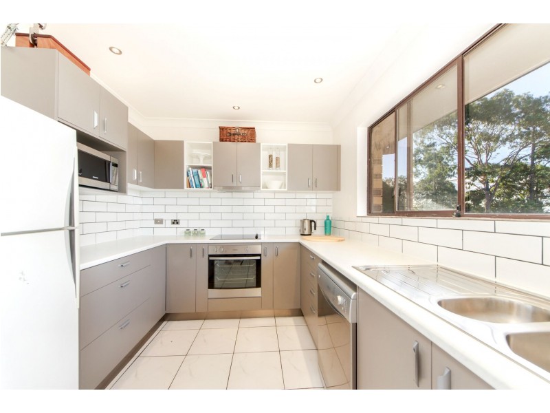 5/56 Oceanic Dr, Mermaid Waters QLD 4218