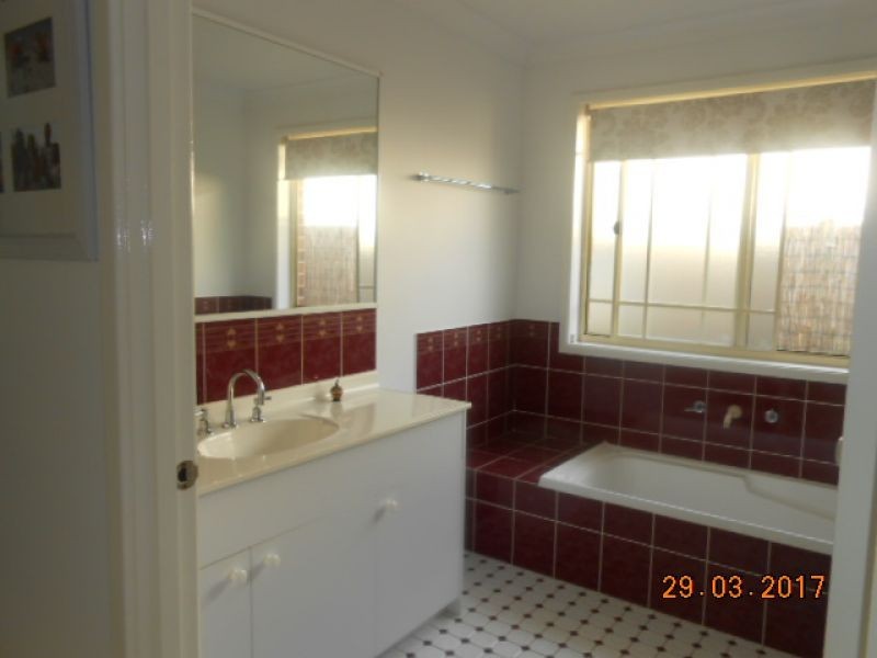 10 Compass Cl, Tea Gardens NSW 2324