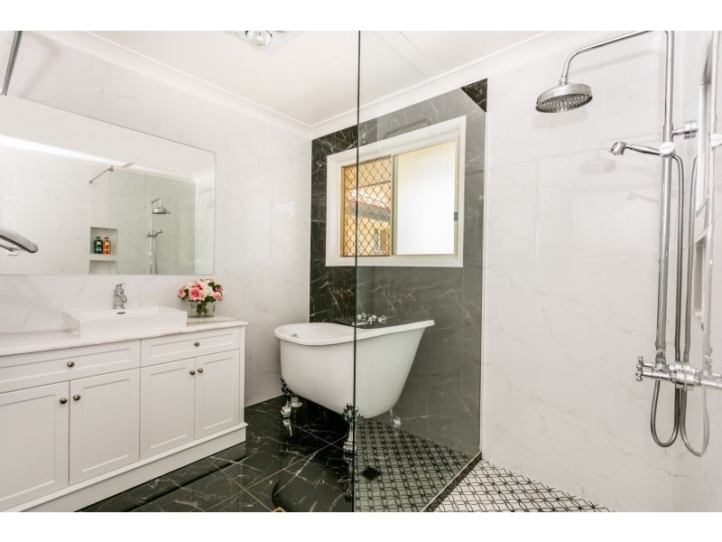 8 Schablon Close, Ormeau Hills QLD 4208