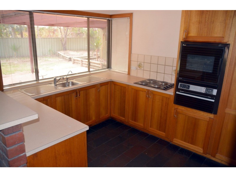 8 Thomas Drive, Happy Valley SA 5159