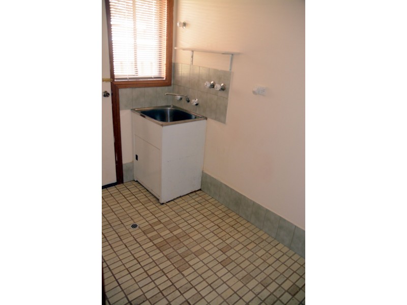 8 Thomas Drive, Happy Valley SA 5159