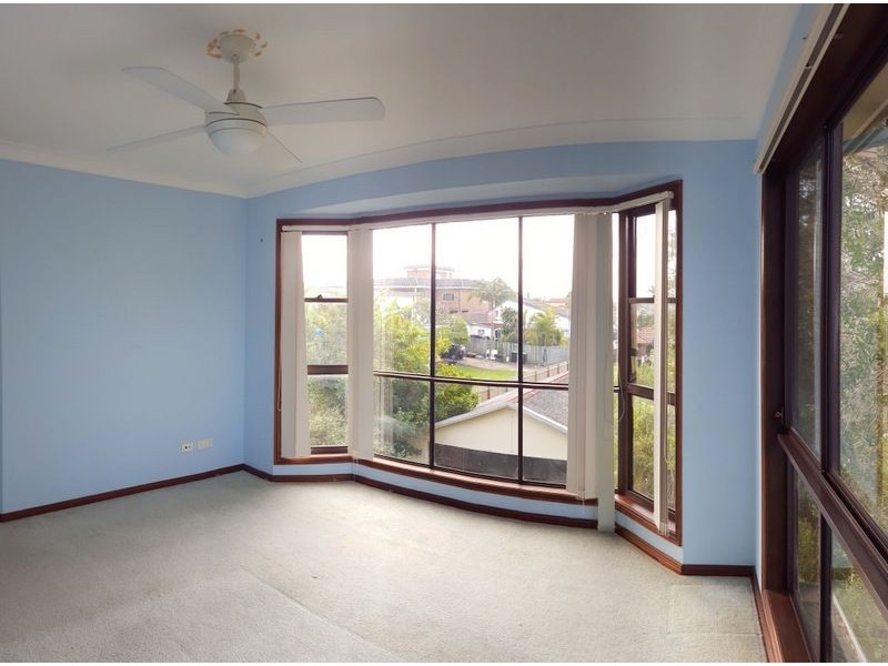 6a Greenwood Ave, Narraweena NSW 2099