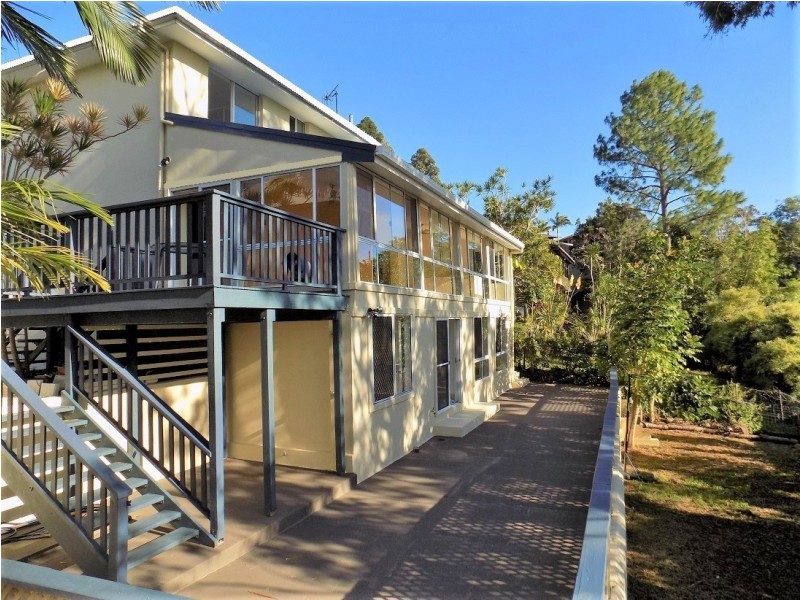 15 Larentia St, Currumbin Waters QLD 4223